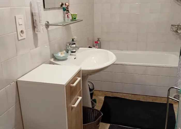 Clos A Malypense Chez Mr Montamat * Galan